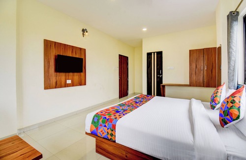 Koregaon Hotel | Fabhotel Sai Charan