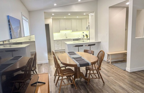 Northwest Calgary House | Fabulous 4-bedroom, two-bath home close to Downtown, the mountains and Banff