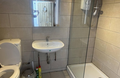 Portishead Cabin | Fabulous Bar b q Lodge