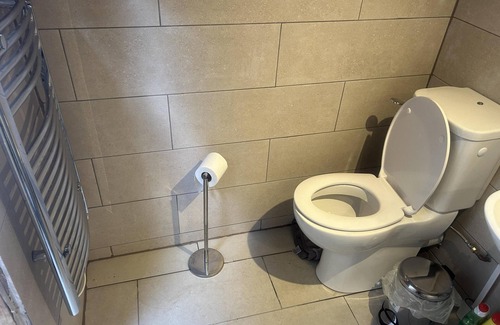 Portishead Cabin | Fabulous Bar b q Lodge