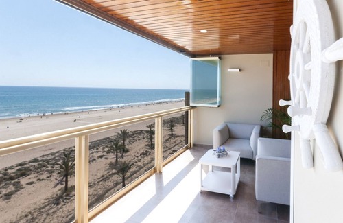 Grau i Platja Apartment | Fabulous beach condo amazing sea views,WIFI high speed, satelite, Kettle