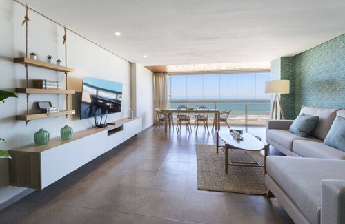 Grau i Platja Apartment | Fabulous beach condo amazing sea views,WIFI high speed, satelite, Kettle