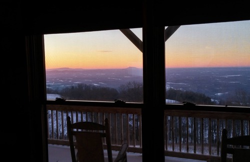Cana Cabin | Fabulous cabin with extraordinary view 7NC/VA counties