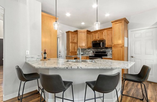 Windsor House | Fabulous Family-friendly Retreat by Windsor Lake!