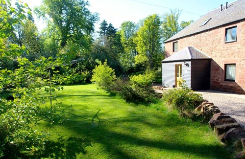 Letham Grange Cottage | Fabulous open plan house in large country estate close to beach and visitor attractions