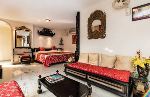 Ballygunge Bed & Breakfast | FABULOUS PENTHOUSE JASMINE