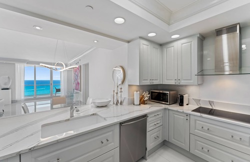 Florida North Atlantic Coast Condo | Fabulous Ritz Carlton condo with sensational ocean views