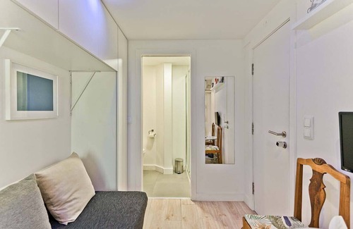 Pena Apartment | Fado Central Studio (C56)