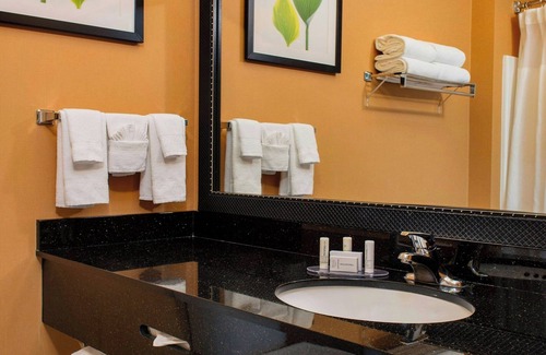 Sebastopol Hotel | Fairfield Inn & Suites Santa Rosa Sebastopol