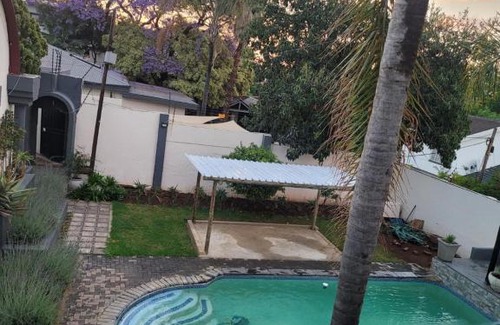 Muckleneuk Villa | Falcon's Nest