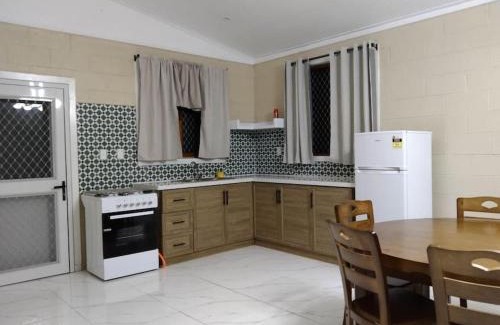 Savaia House | Fale Mailani-2 rooms/AC/hotwater