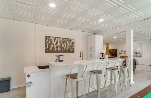 Scotts House | Fall Escape on Lookout Shoals Lake w/Game Room!