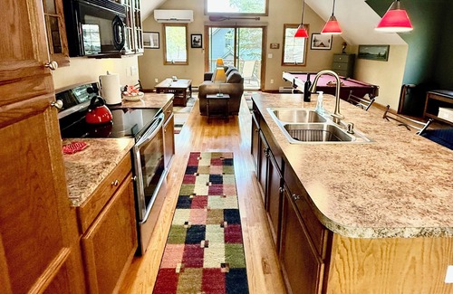 Lake Leelanau House | Fall open w/early check in & late check out, relaxing waterfront getaway for 2