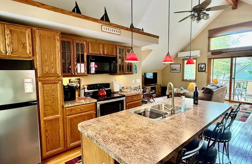 Lake Leelanau House | Fall open w/early check in & late check out, relaxing waterfront getaway for 2