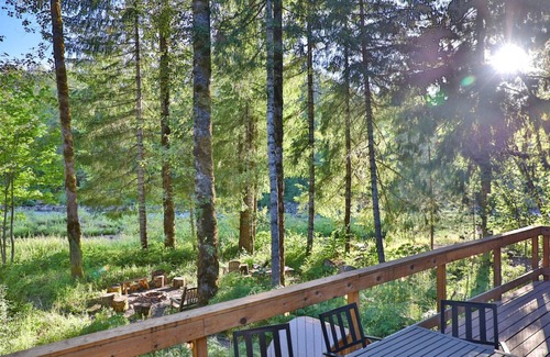 Brightwood House | Fall Sale, Stunning Riverfront Getaway, Barrel Sauna, Huge Deck, Game Room, Fire-Pit, Pool