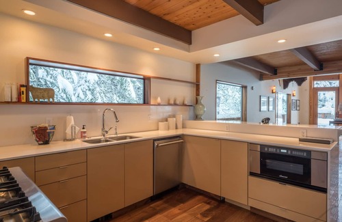 Government Camp Cabin | Fall Special Stay before 10/19! get the 3RD night FREE!