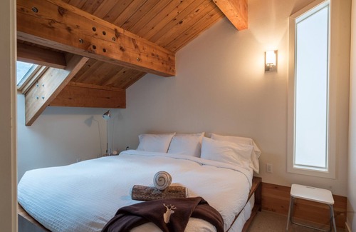 Government Camp Cabin | Fall Special Stay before 10/19! get the 3RD night FREE!