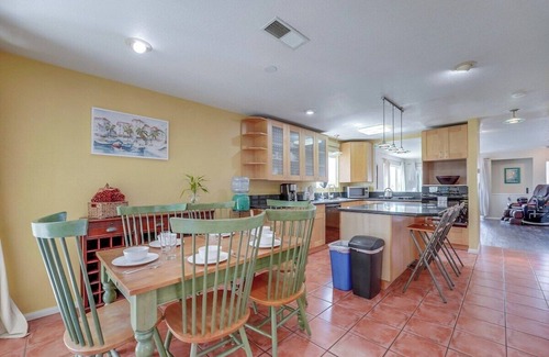 Bay Park House | FALLing for the BayView House, bring fido!