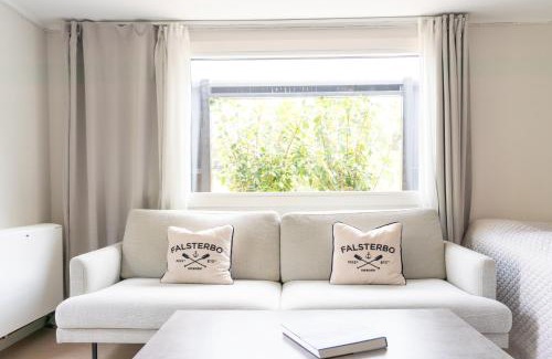 Falsterbo Apartment | Falsterbo Guesthouse - Modern Comfort with Private Patio