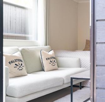 Falsterbo Apartment | Falsterbo Guesthouse - Modern Comfort with Private Patio