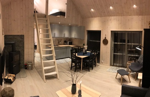 Stord Cabin | Fam friendly furniture cottage in a quiet environment. 8 Pers Sauna and Jacuzzi