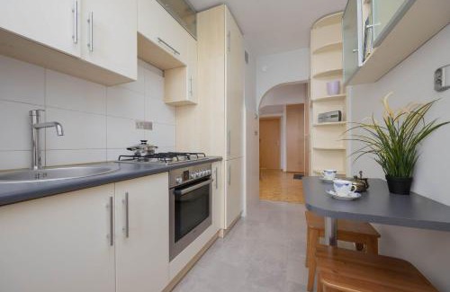 Muranow Apartment | Family Apartment for 6 People in Warsaw by Noclegi Renters