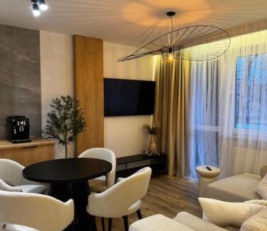 Ursynow Apartment | Family & Business Apartments PREMIUM No 2 - 1 Bedroom with Private Jacuzzi, Balcony, Parking