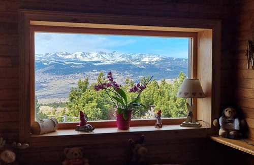 Eyne 2600 Ski Chalet | Family chalet, two identical levels close to the slopes. Ideal for two families.