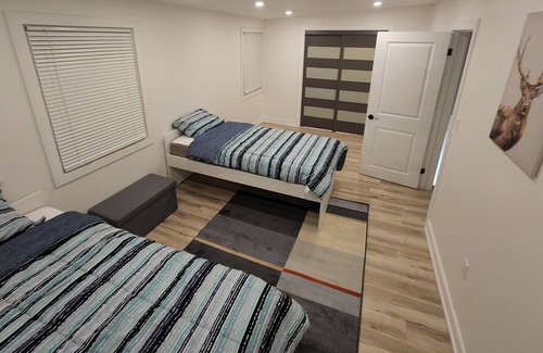 Innisfil Cottage | Family cottage by the lake.