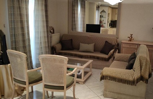 Nea Alikarnassos Apartment | Family Cozy Apartment