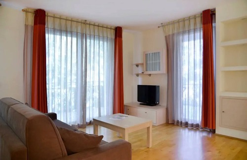 Divonne-les-Bains Hotel | Family Escape w/Balcony Near Geneva& Jura Trails - Perfect for Nature Getaway!