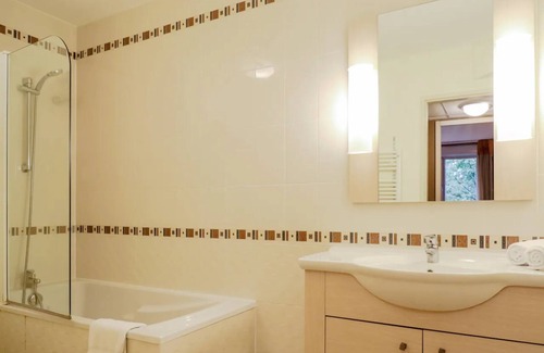 Divonne-les-Bains Hotel | Family Escape w/Balcony Near Geneva& Jura Trails - Perfect for Nature Getaway!