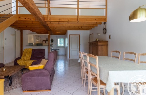Maulevrier Cottage | Family-Friendly Cottage Near the Oriental Park and Puy du Fou with Garden and Modern Amenities