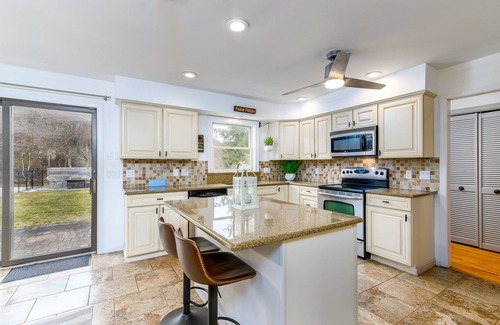 Mattituck House | Family friendly house with pool & walk to the beach in the heart of NOFO