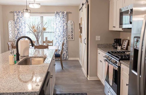 Loves Park House | Family-Friendly Loves Park Home: 3BR, King Master, Pet-Friendly