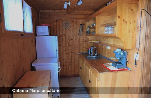 Sovata Cabin | Family-Friendly Retreat with Hot Tub and Draft Beer - 5 Mins from Bear's Lake!