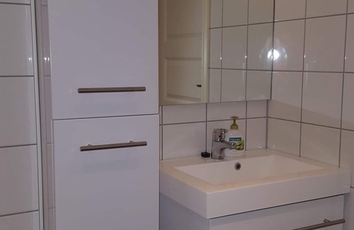 Oygarden House | Family friendly. Right at the water's edge. Charter. 2 bedrooms. 1 hour from Bergen.