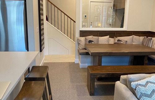 Village North House | Family Friendly Town House Steps To The Village.