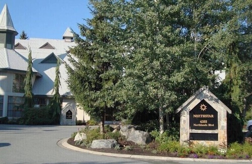 Village North House | Family Friendly Town House Steps To The Village.