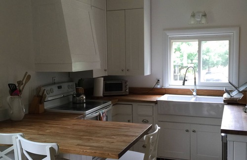 Great Barrington House | Family Home With Big Yard On The Hill, Short Walk To Downtown And Lake Mansfield