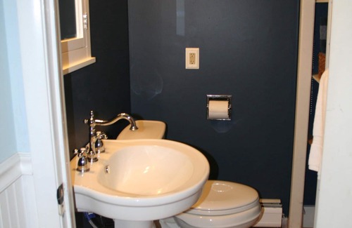 Great Barrington House | Family Home With Big Yard On The Hill, Short Walk To Downtown And Lake Mansfield