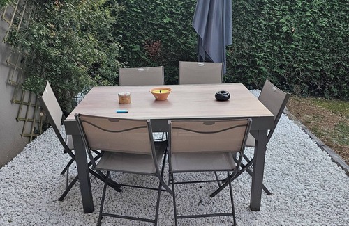 Cran-Gevrier Apartment | Family Modern Green Loft –La Tonnelle | Parking & Garden