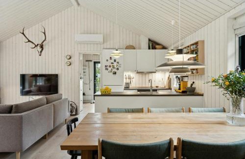 Yderby House | Family Retreat Between Forest And Beach In Odden