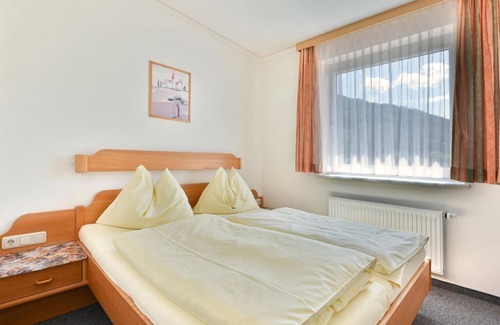 Schoeder House | Family room with shower, WC - Gasthof Neuwirt