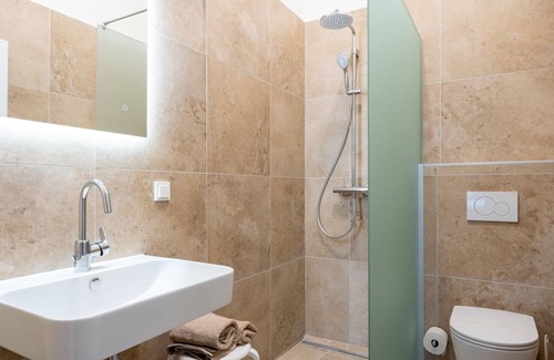 Parndorf Apartment | Family suite with terrace - sunny Pannonia