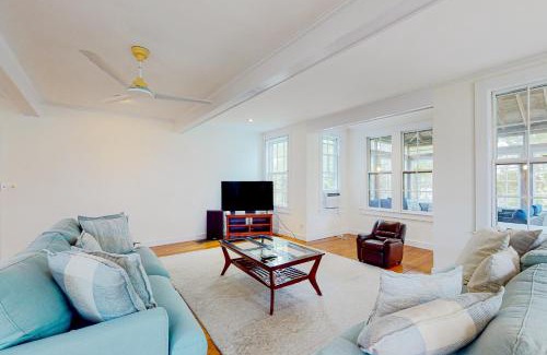 Barnstable House | Family Tides