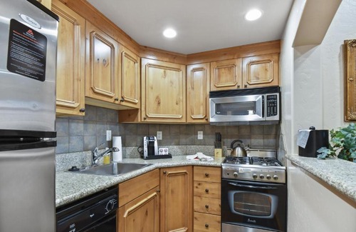 Zermatt Villa | Family Vacation-Heated In Out Pool, Tubing & Ice Skating Villa 1076 villa