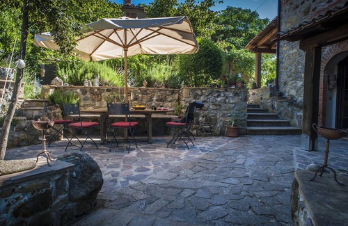 Torre Alfina Apartment | Family vacation in nature with a playground and a wonderful view