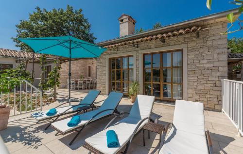 Heki Villa | Family Villa Lipica with private pool and jacuzzi