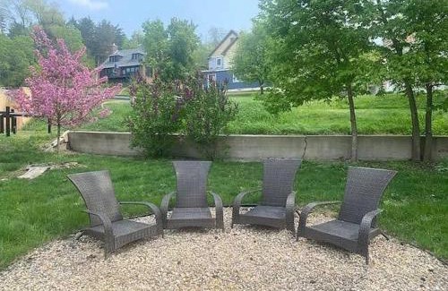 Ortonville House | Family Waterfront Villa